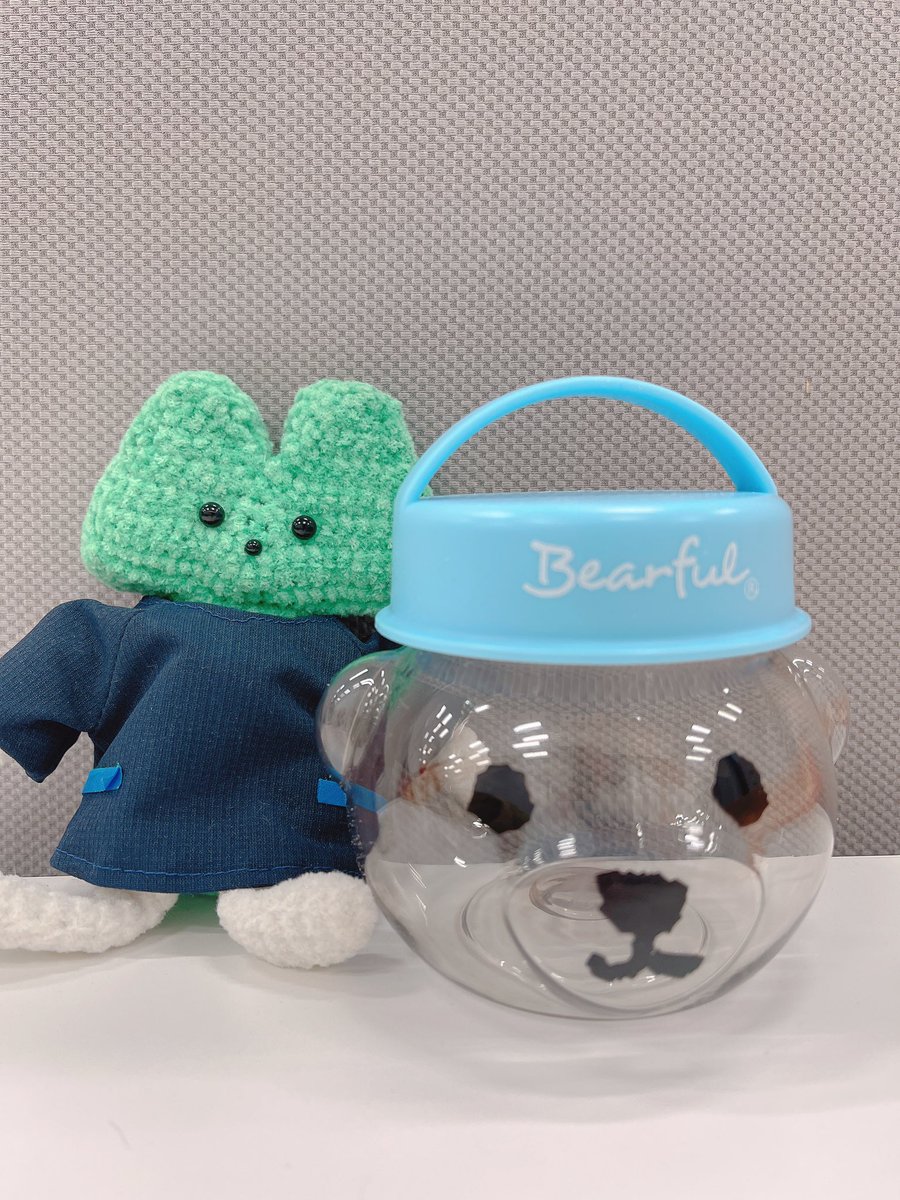 木曜日お疲れ様だモン٩( ᐛ )و
皆様本日も暑い中お疲れ様でございました。

中の人は昨日、帰り道にタリーズさんを巡りまして。4軒目で購入できました🐻

達成感と共にいただくバニラアフォガードシェイク感無量でした。美味しかったです😭
#企業公式がお疲れ様を言い合う
#企業公式ぬい撮り部