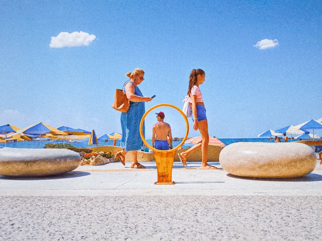 Gangelakis's tweet image. The tourists 

#PhotographyIsArt 
#PhotoOfTheWeek 
#streetphotography