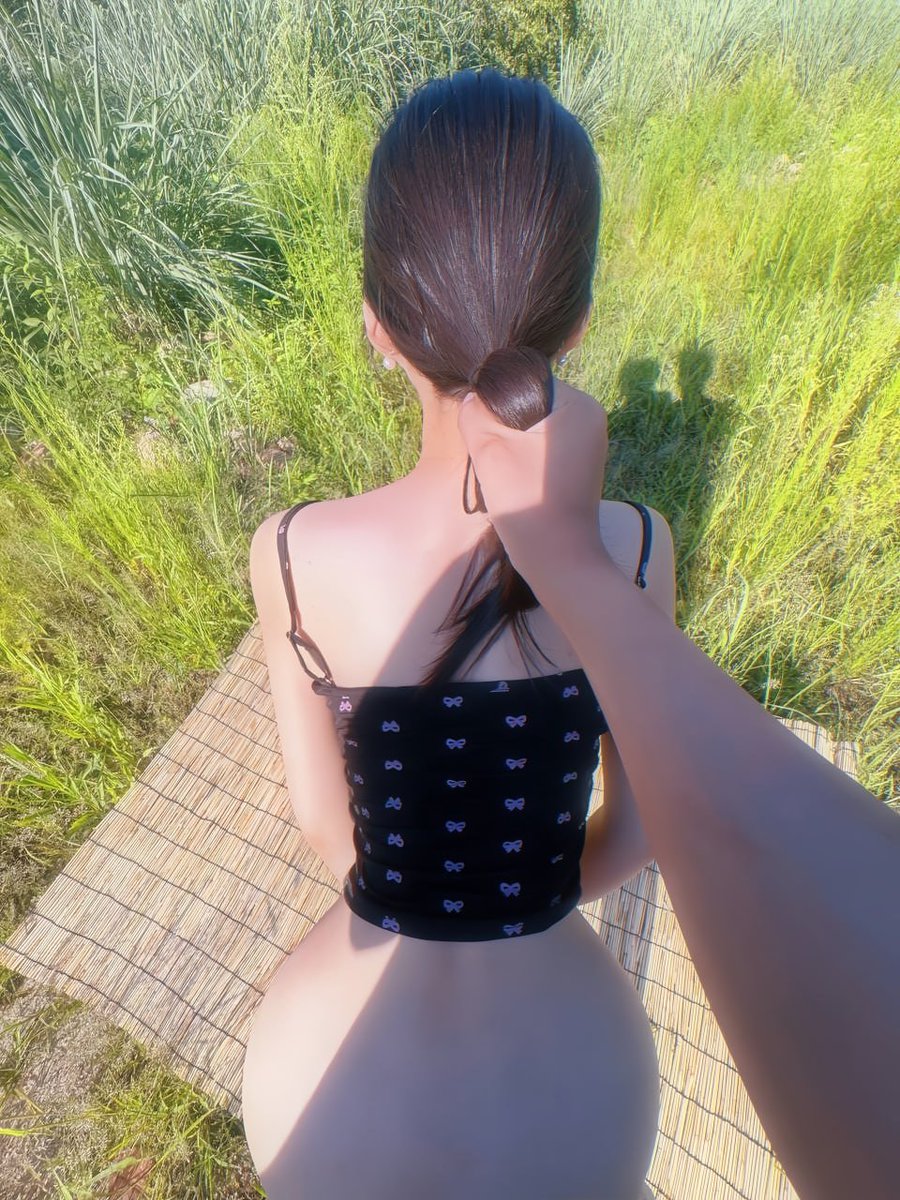 OnceInAWhile1's tweet image. 闺蜜在户外漏出发给我看是什么意思