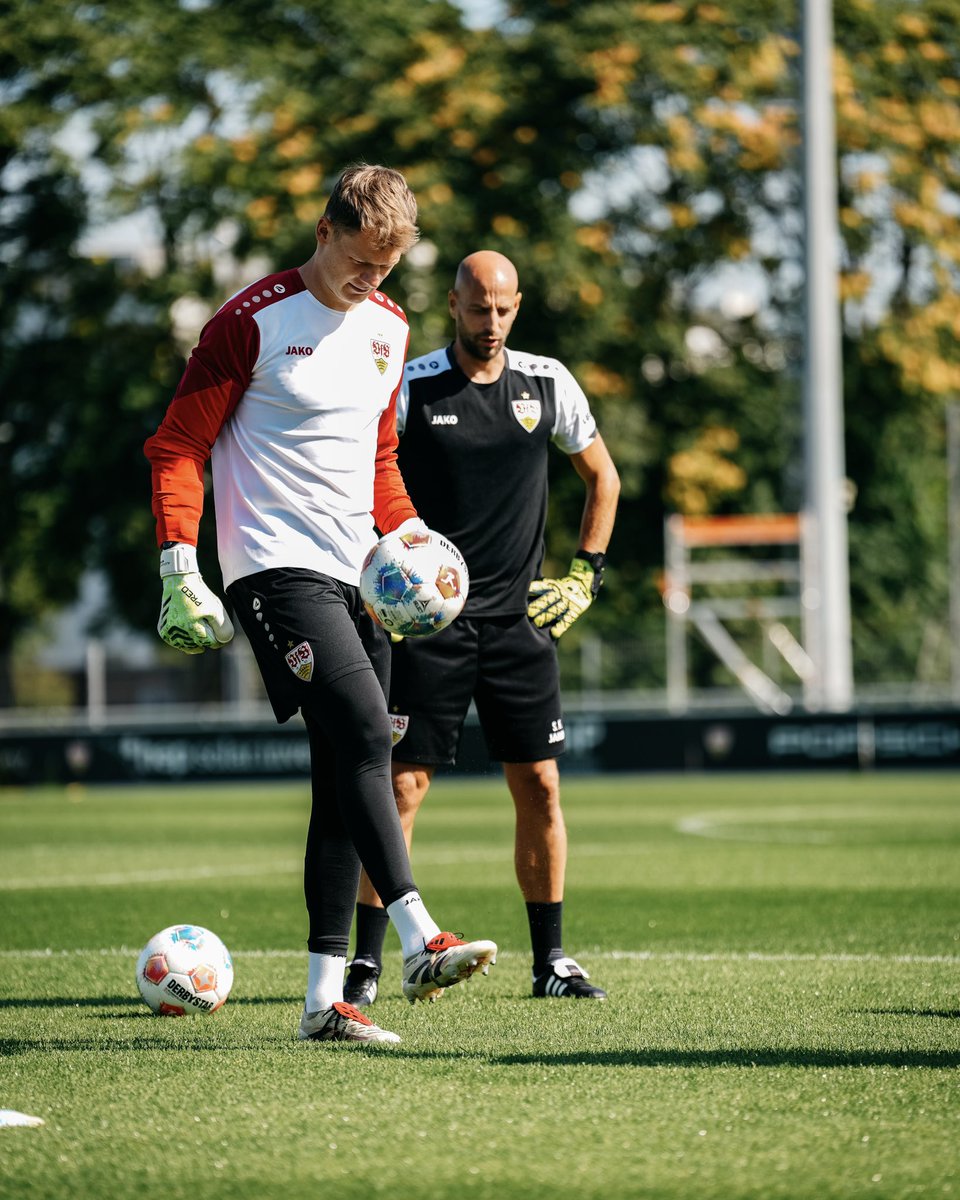 VfB Stuttgart (@vfb) on Twitter photo Training am Donnerstag heißt Vorbereitung auf das Testspiel am Samstag gegen <a href="/Bolognafc1909/">Bologna FC 1909</a>!
Das Wetter spielt mit, die Jungs natürlich auch 😉
#VfB | #Training Training am Donnerstag heißt Vorbereitung auf das Testspiel am Samstag gegen <a href="/Bolognafc1909/">Bologna FC 1909</a>!
Das Wetter spielt mit, die Jungs natürlich auch 😉
#VfB | #Training