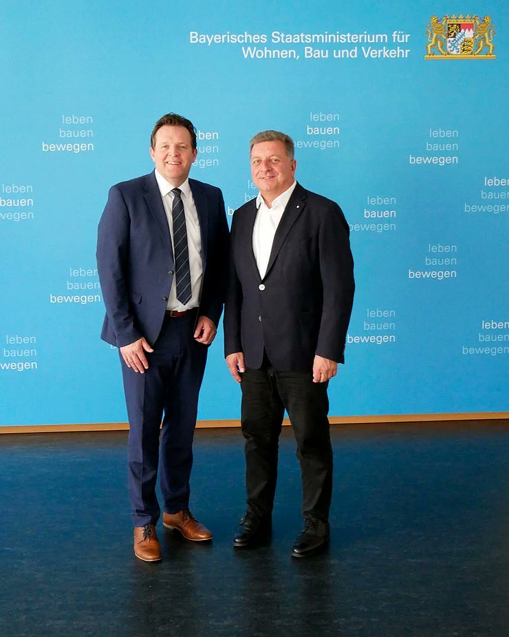 #LRZumtobel #inTirol im Austausch zu Verkehrsthemen mit StM Bernreiter in Bayern: grenzüberschreitende #Öffi-Verbindungen sollen weiter gestärkt werden tirol.gv.at/presse/meldung…