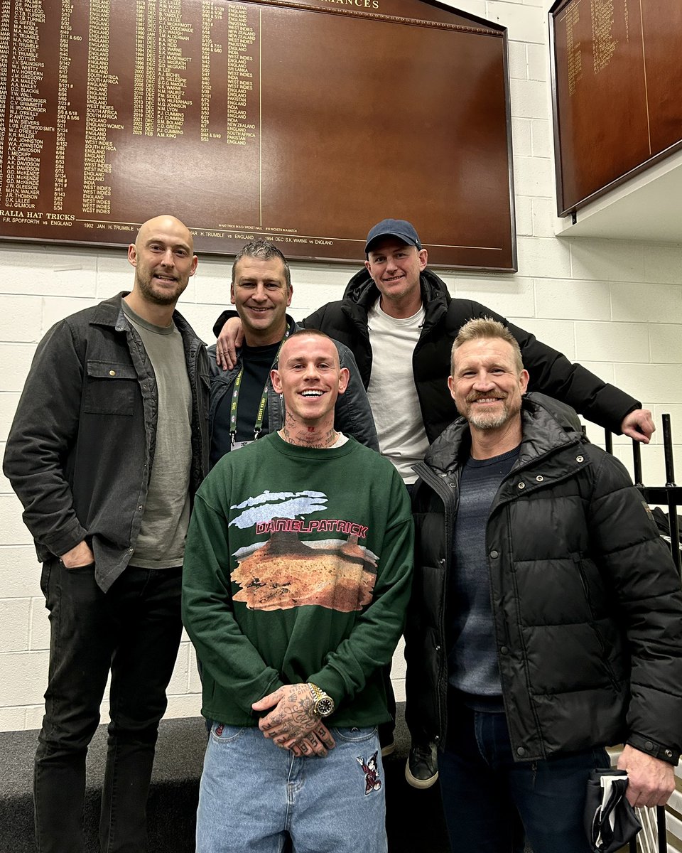 CollingwoodFC's tweet photo. Some old friends in the house for #Steele350 ๐ค๐ค https://t.co/XGX770eE8q