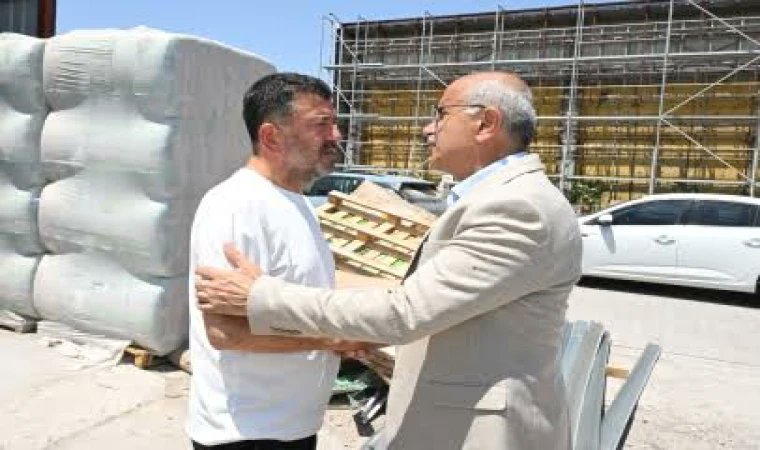 🎯 Malatya’da siyaset sahipsiz!
Sami Er hâlâ 31 Mart’ta,
Veli Ağbaba ise tribünde…

Murat Çetin yazdı:
“Biri zamanın ruhunu ıskalıyor, diğeri görev tanımını unutmuş.”

🔗 Yazıyı oku: malatyatime.com/haber/malatyad…

#Malatya #SamiEr #VeliAğbaba #PazartesiYazısı #YerelSiyaset