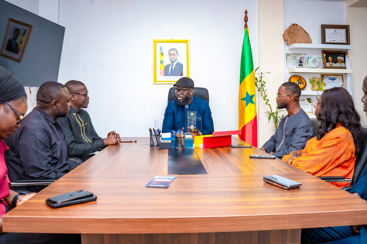 fondsfpt's tweet photo. 🎖️ Le #3FPT honoré par #SENFORCE !
Le 5 août 2025, Dr Babo Amadou BA a reçu un trophée de reconnaissance pour l’engagement du 3FPT lors de la 1e édition du salon SENFORCE.
Le 3FPT y avait animé un panel sur : « Financer son projet au Sénégal : réalités et solutions ». https://t.co/YSvbhQmc7c