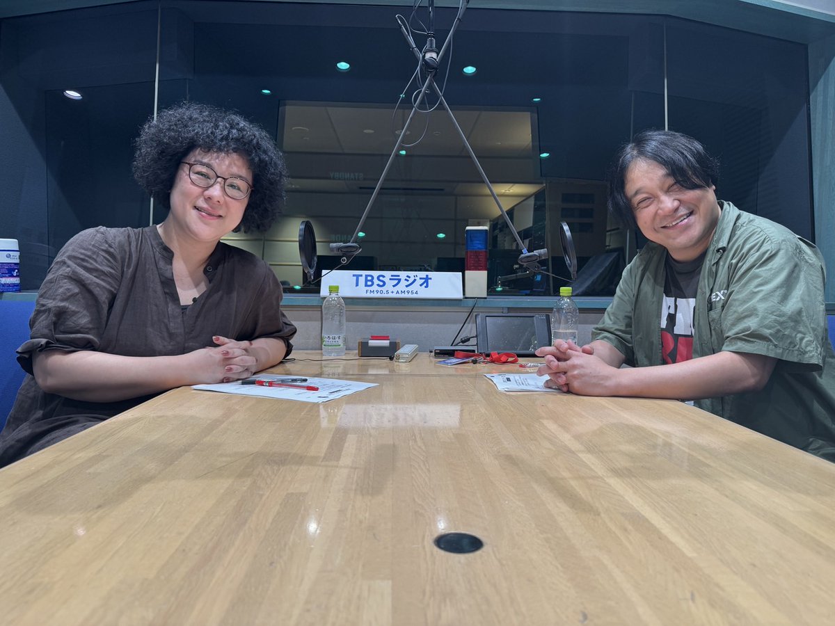 mrtbs954's tweet image. #31「あの頃は人間だった」が配信されました👏

今月のゲストは、#ジェーンスー さん👏
実は10年以上前から付き合いがある２人。
永野さんは、スーさんに言われて忘れられない言葉があるそうです。

#ミスターTBS #永野 #生活は踊る #OVERTHESUN #となりの雑談

open.spotify.com/show/7yYNM8mxF…