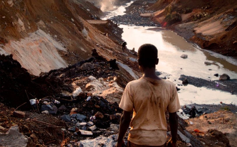 UoNPressOffice's tweet image. A new report led by @rightsbeacon @uniofnottingham highlights the human and environmental impacts of cobalt mining in the Congo. 

Data showed 36% of surveyed respondents were employed in forced labour conditions. 

Read more ▶️ nottingham.ac.uk/news/blood-bat…