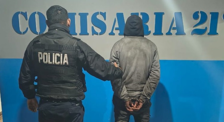 Tenia pedido de captura y terminó detenido durante tareas de prevención en General Roca

delitometro.com.ar/tenia-pedido-d…