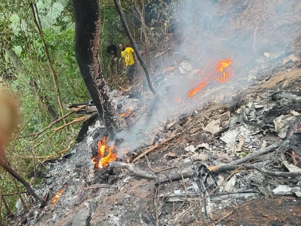 RT_com's tweet photo. 🇬🇭 Ghana declares 3 days of national mourning after a military helicopter crash kills all 8 on board — including Defense Minister Edward Omane Boamah and Environment Minister Ibrahim Murtala Muhammed

One of the deadliest air disasters in the country’s history https://t.co/igJNSLpa80