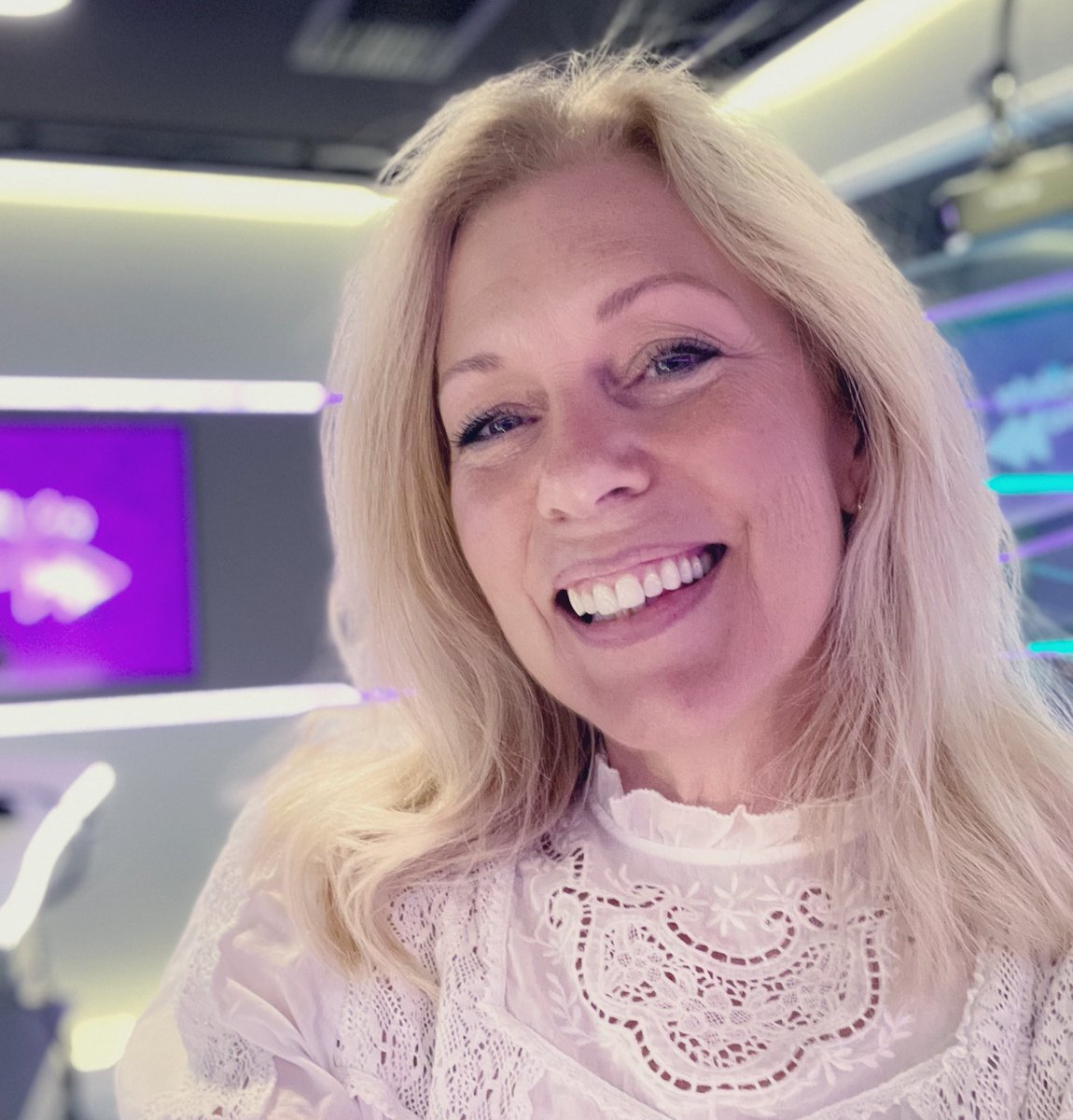 Claire Sturgess (@thesturge) on Twitter photo Britpop anthems and workplace shout-outs on <a href="/absoluteradio/">Absolute Radio</a> this morning. Come and hang out with me if you like?
Thursday morning tunes courtesy of Pulp, Fleetwood Mac, The Clash, REM and more.
Where are you listening / working / hanging out this morning? Britpop anthems and workplace shout-outs on <a href="/absoluteradio/">Absolute Radio</a> this morning. Come and hang out with me if you like?
Thursday morning tunes courtesy of Pulp, Fleetwood Mac, The Clash, REM and more.
Where are you listening / working / hanging out this morning?