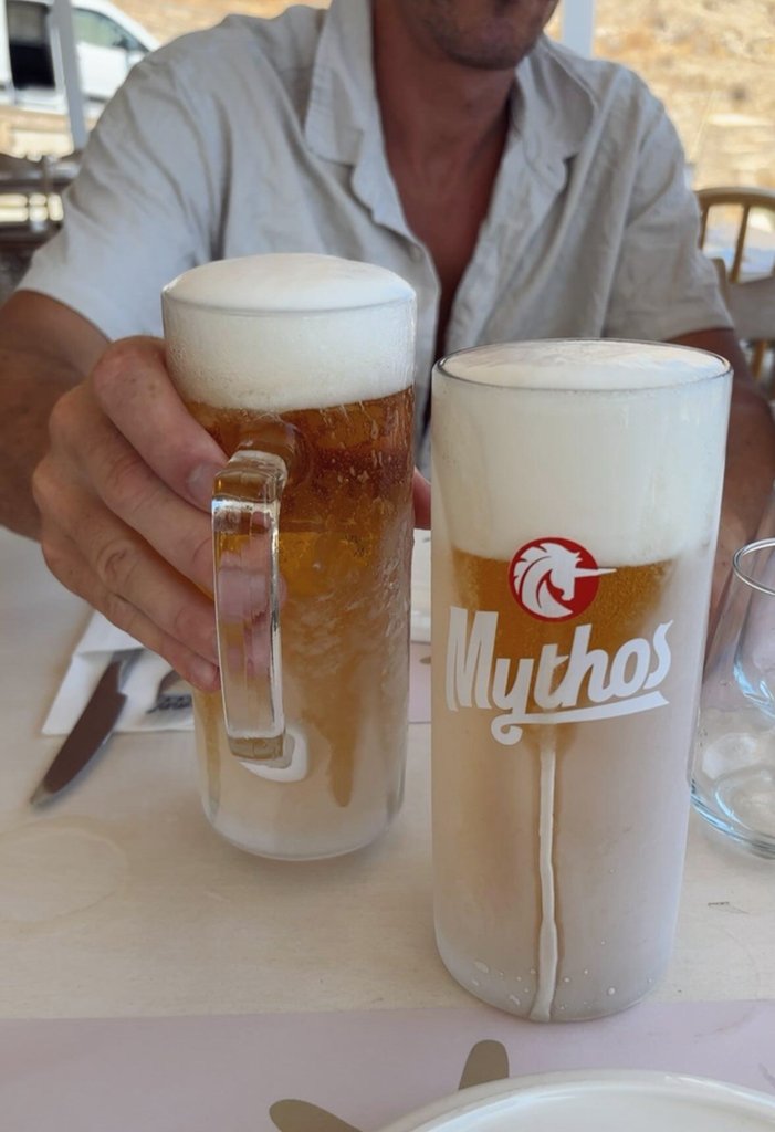 PintsBeauty's tweet photo. Escaping the stresses of life with a friend and a cold beer. We all need this from time to time 🍻 https://t.co/LygJS1RIjM