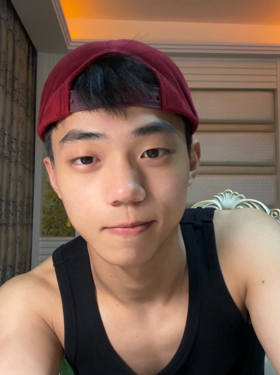 아거아거🕯 (@worththemall) on Twitter photo 