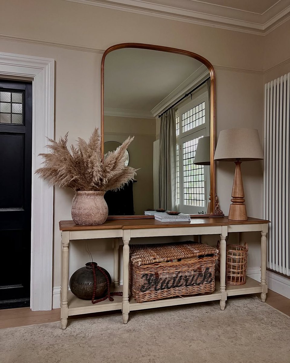 OakleyProducts's tweet image. For Developers &amp;amp; Designers

Our Decka Plank Hawaii is more than just flooring — it&apos;s a mood. This wide, relaxing-toned board brings tropical calm to any space, while standing strong in high-traffic areas.

#DeckaPlank #InteriorDesignInspo #HawaiiStyle #WidePlankFlooring