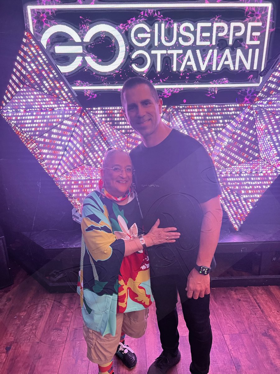 Hi Everyone😍
A magnificent evening at <a href="/oraseattle/">Oraseattle</a> and saw <a href="/GOttaviani/">Giuseppe Ottaviani</a>  On Friday, July 25th🤩
Translation:Thank you for being there every time”❤️
È stato un piacere rivederti, Giuseppe!
Grazie per il tuo dolce messaggio!
A presto e abbi cura di te💖🤗😊
Margarita S. - Seattle🇺🇸