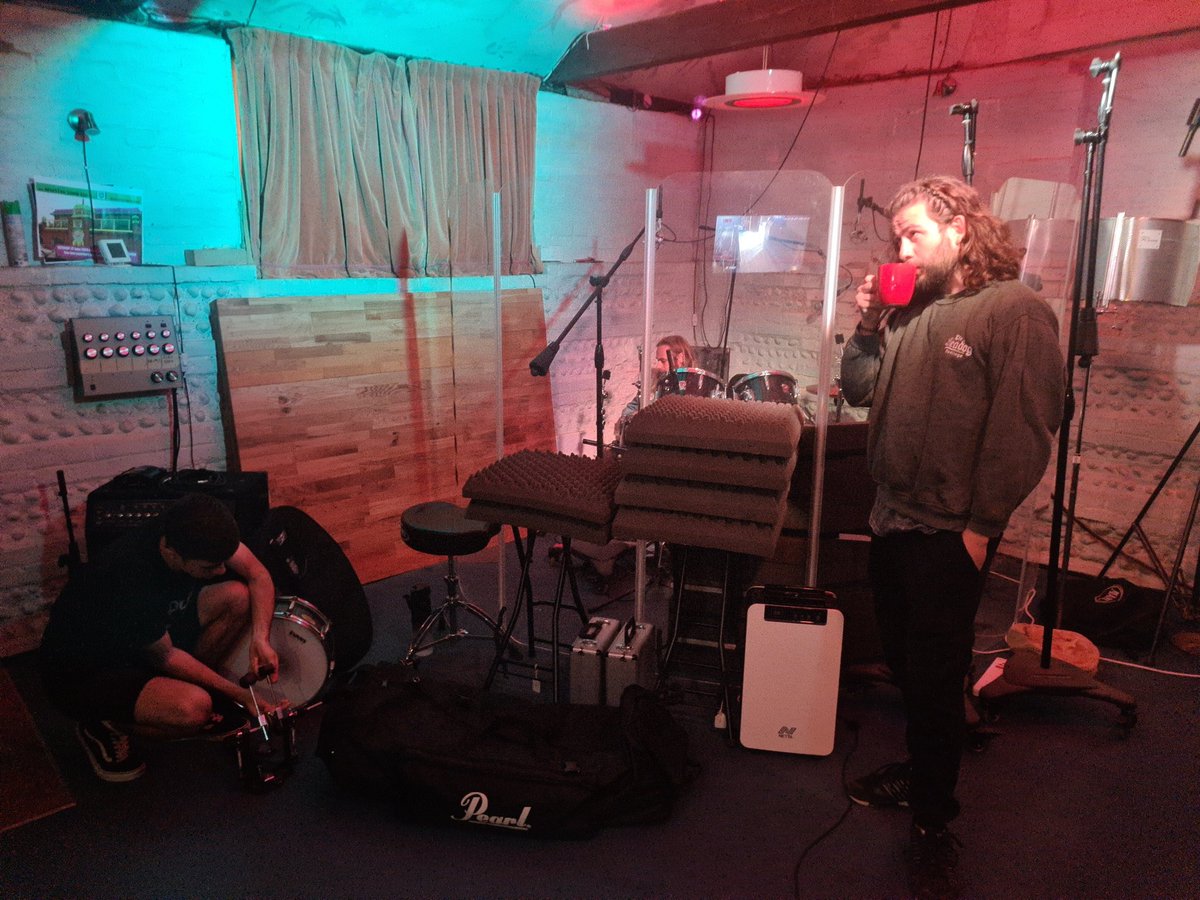 Very exciting, we're recording our FIRST EP! At Broadoak Park Studios
#foundry #foundryband #foundryuk #foundrybanduk #recording #extendedplay #metal #heavymetal #metalband #broadoakparkstudios