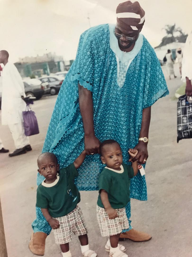 Adebowale_Hertz's tweet photo. Can we guess which Twin Prince KayiKunmi is???

Like for the twin held by the hand without wristwatch, Retweet for the twin held by the hand with wristwatch.

#BBNaija #Kayikunmi https://t.co/1oFrDzqb5S