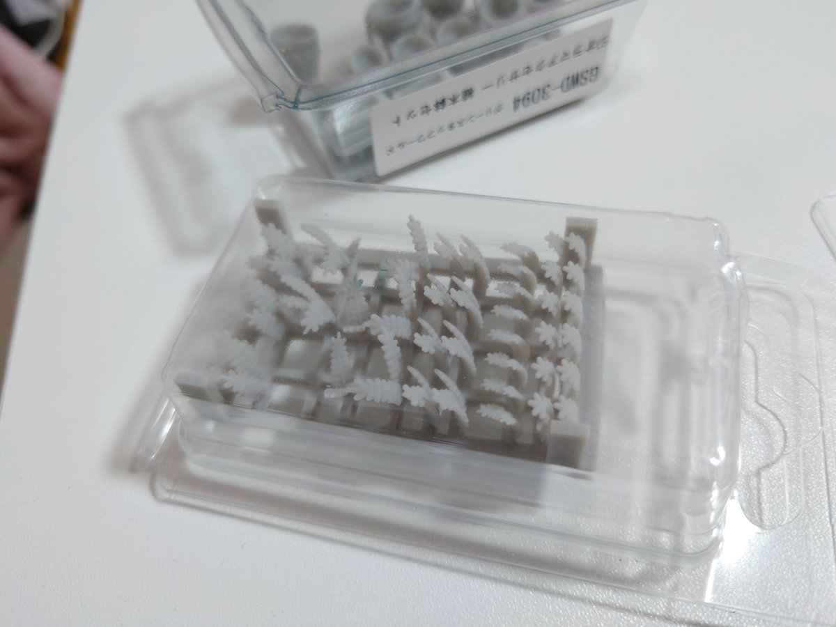 eddi2011's tweet photo. ミニチュアの鉢植えを3つ作ってみました。
鉢植えも草木もグリーンスタッフワールドの3Dプリンター出力製品です。
M.S Models (@msmodelswebshop)さんで通販しています。
#GREENSTUFFWORLD https://t.co/SF0n04klRt