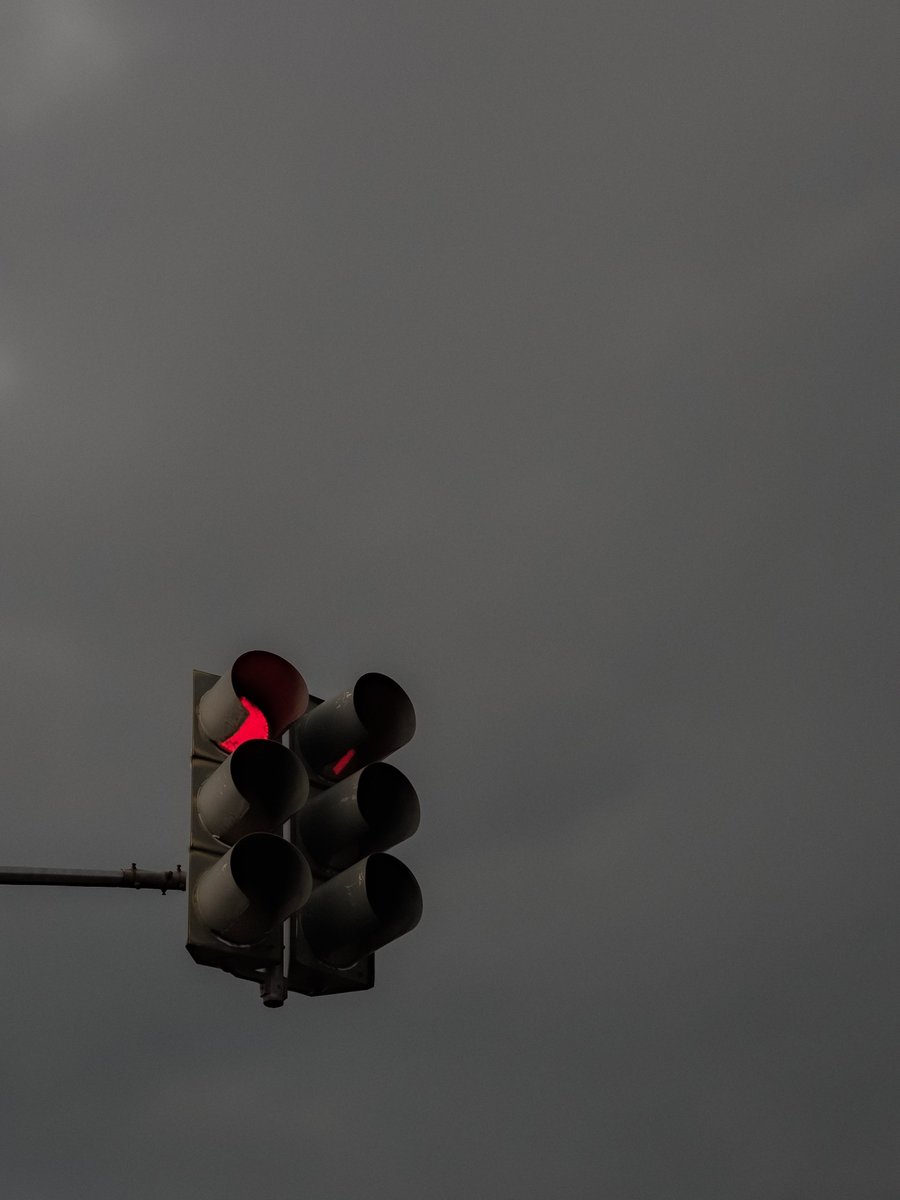 Bayu Saputra (@bayjoee) on Twitter photo Traffic lights and cloudy skies.
<a href="/Snapdragon/">Snapdragon</a> <a href="/Snapdragon_ID/">Snapdragon Indonesia</a>
#NegativeSpace #ShotOnSnapdragon
<a href="/samsungID/">Samsung Indonesia</a>
#withGalaxy
#GalaxyS22Ultra Traffic lights and cloudy skies.
<a href="/Snapdragon/">Snapdragon</a> <a href="/Snapdragon_ID/">Snapdragon Indonesia</a>
#NegativeSpace #ShotOnSnapdragon
<a href="/samsungID/">Samsung Indonesia</a>
#withGalaxy
#GalaxyS22Ultra