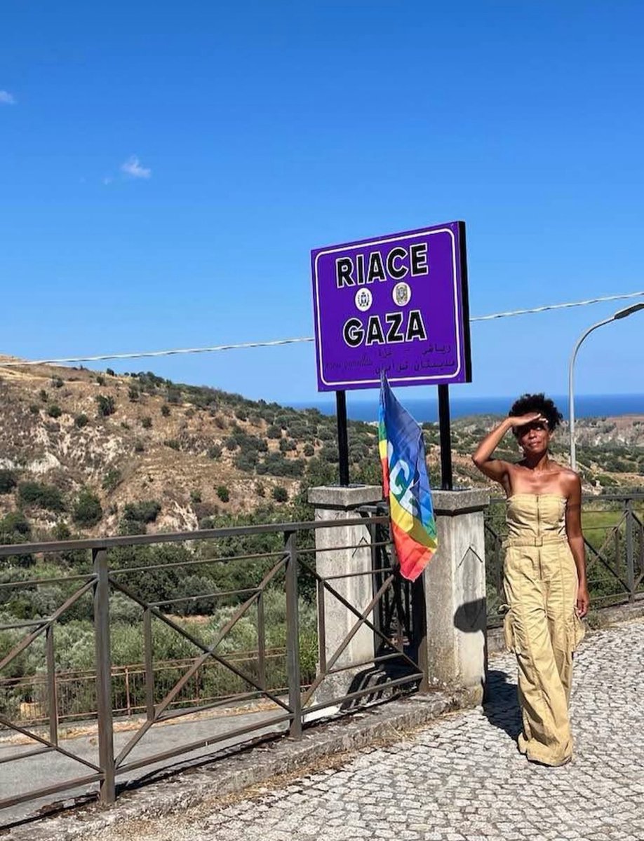 Il comune di Riace da oggi è gemellato con Gaza.

La foto più bella di oggi e dove trovarla.