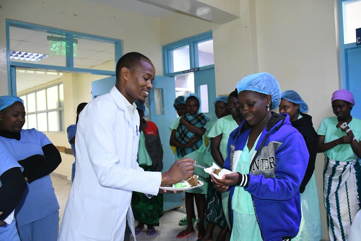 Mwaikibaki_hosp's tweet image. 🎉 Wrapping up #wbw2025 
After a week of impactful sensitizations, we close #WorldBreastfeedingWeek2025 with a joyful cake-cutting session alongside our breastfeeding mothers.
When we support breastfeeding, we support healthier families and a stronger future 🍼
#MKRHCares
