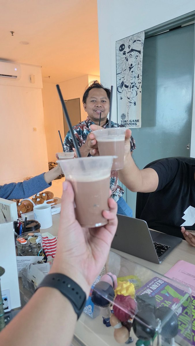 Terima kasih <a href="/fahimzahar/">𝔽ahim ℤahar</a> belanja, happy birthday.

<a href="/tekong/">Ikhwan Nazri</a> <a href="/amanfirdaus/">Aman Firdaus 🇲🇾</a> <a href="/linaarosli/">galena</a>