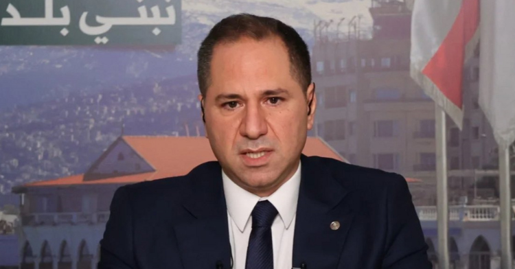 قال نتنياهو نحن حماة المسيحيين في الشرق فصمتو.
قال سمويترتش لن ننسحب من لبنان فطنشو 
قال كاتس كنا شركاء في قرار الحكومة من خلال ضرباتنا فبصمو
قال #أحمد_الشرع لبنان هو منتجع سوريا البحري فخرسو
قال #توم_باراك سنعيد ضمكم لبلاد الشام فخضعو
قال #يزيد_بن_فرحان انتخبو عون وسلام وألا