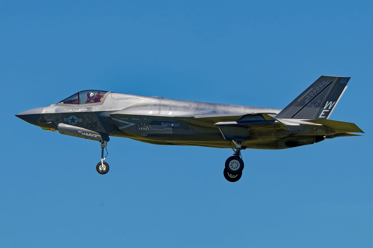 shyuyuri1212's tweet image. #小松基地  #F35B 
新田原にF-35Bが到着したとの事で直近で撮影したF-35Bを。7/28に小松基地に行きましたが画像の処理が終わりません。
VMFA-214 BlacksheepF-35B
B型の特徴である短距離着陸。最後の１枚は色付WE-01のノーマル着陸で比較です。