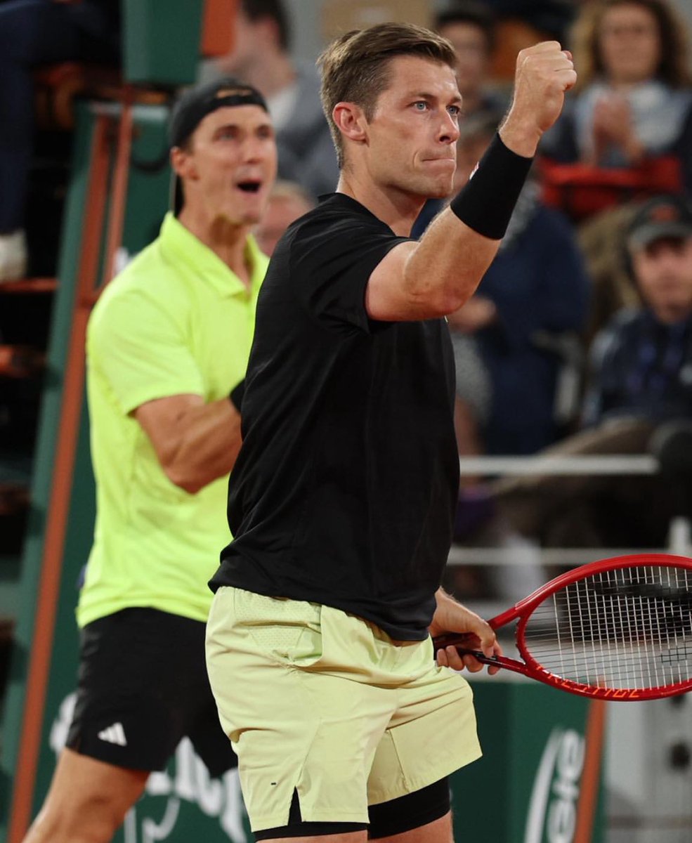 WHAT A WIN!!!!!🔥🔥

Joe Salisbury🇬🇧 and Neal Skupski🇬🇧 are into the final at the Montreal Masters🇨🇦 to set up an all British final where they will face Lloyd Glasspool and Julian Cash🇬🇧💪🏼

What a tournament for both British duos🇬🇧🙌🏼

📸<a href="/the_LTA/">LTA</a>