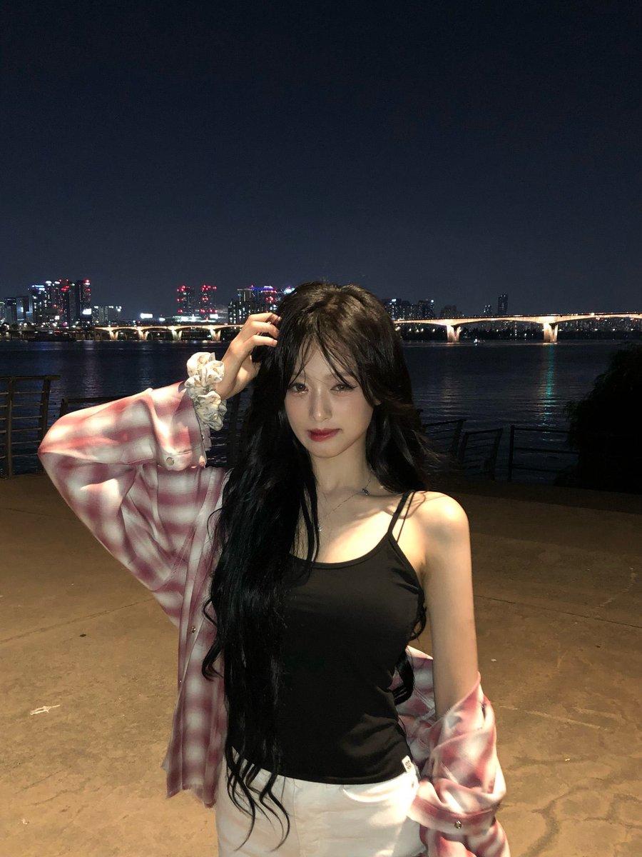 girlfriend 

#AHYEON #아현 #郑雅贤 #アヒョン