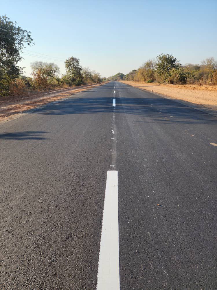 🇿🇼Engineer Mavis Jongwe 🇿🇲🇳🇦🇨🇩🦋 (@mavis_jongwe) on Twitter photo Road marking is now underway on the Kuwirirana Nembudziya Road Construction Project at Nembudziya Growth Point. <a href="/ZimGvt_NDS1/">NDS1</a> <a href="/MinistryofTID/">Ministry of Transport - Zimbabwe</a> <a href="/zinaraZW/">ZINARA</a> <a href="/tscz1/">Traffic Safety Council Of Zimbabwe</a> <a href="/RoadSafeZim/">Road Safe Zimbabwe</a> <a href="/ZimbabweReview/">Zimbabwe Economic Review</a> Road marking is now underway on the Kuwirirana Nembudziya Road Construction Project at Nembudziya Growth Point. <a href="/ZimGvt_NDS1/">NDS1</a> <a href="/MinistryofTID/">Ministry of Transport - Zimbabwe</a> <a href="/zinaraZW/">ZINARA</a> <a href="/tscz1/">Traffic Safety Council Of Zimbabwe</a> <a href="/RoadSafeZim/">Road Safe Zimbabwe</a> <a href="/ZimbabweReview/">Zimbabwe Economic Review</a>