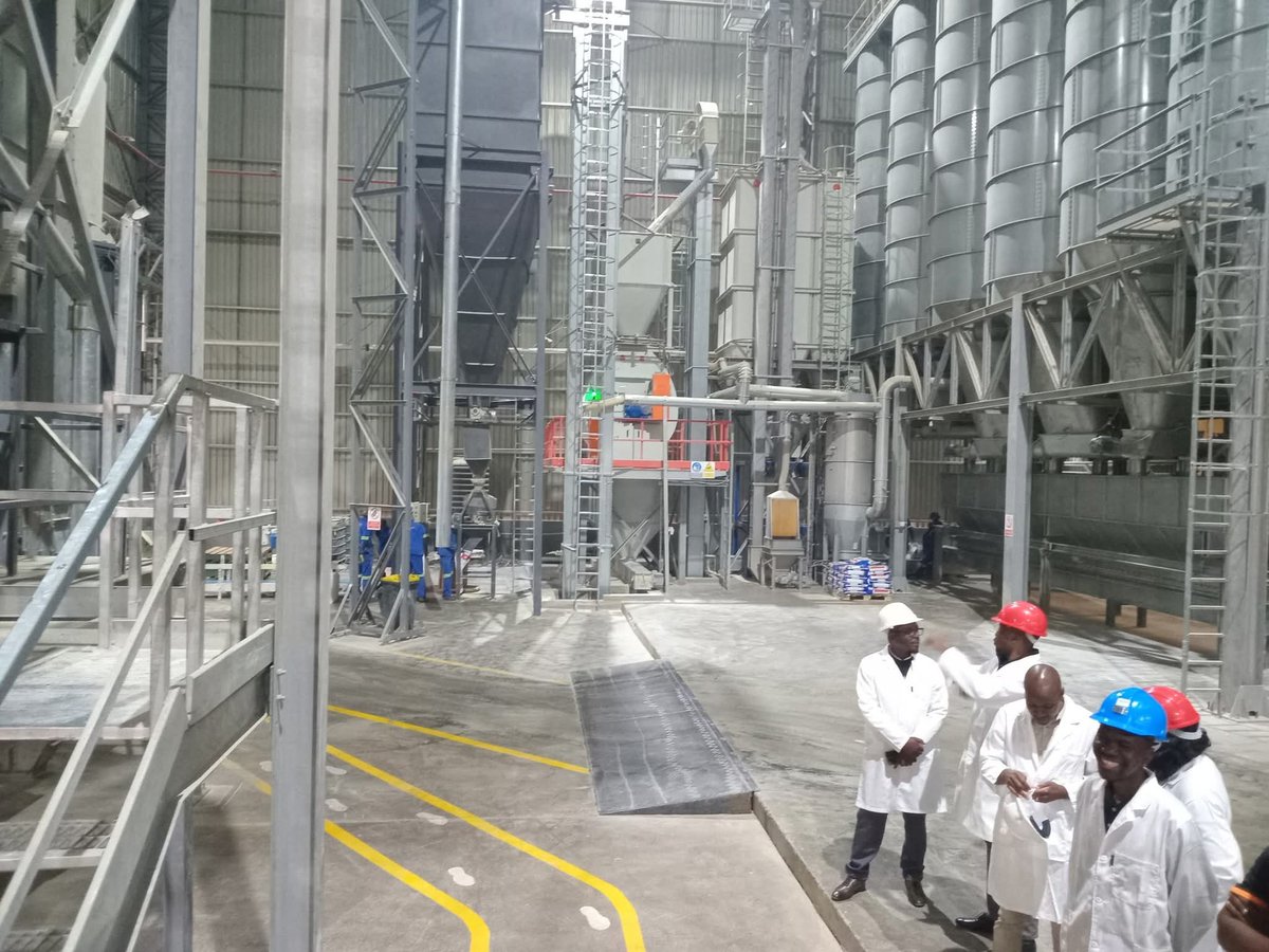 Patsime_Zw (@patsime_zw) on Twitter photo The <a href="/Min_of_IC/">Ministry of Industry and Commerce</a> Honourable Nqobizitha Mangaliso Ndlovu, is touring Profeeds' Bulawayo branch to monitor the strides being made by the Second Republic to promote the country's re-industrialisation drive through the introduction of favorable policies. <a href="/pro_feeds/">Profeeds</a> <a href="/CityofBulawayo/">The City of Bulawayo</a> The <a href="/Min_of_IC/">Ministry of Industry and Commerce</a> Honourable Nqobizitha Mangaliso Ndlovu, is touring Profeeds' Bulawayo branch to monitor the strides being made by the Second Republic to promote the country's re-industrialisation drive through the introduction of favorable policies. <a href="/pro_feeds/">Profeeds</a> <a href="/CityofBulawayo/">The City of Bulawayo</a>