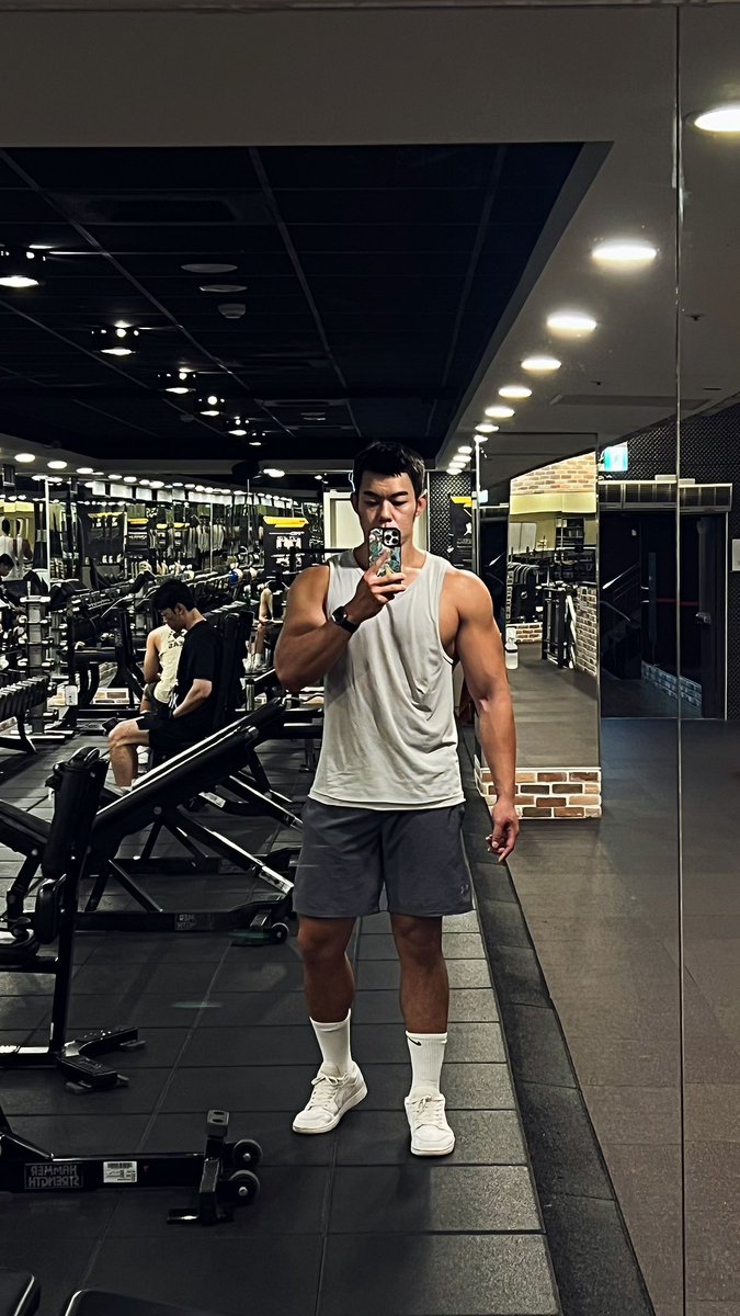 最近有好好睡覺肌肉狀態變好一點
性欲也變得比較高漲😵‍💫煩