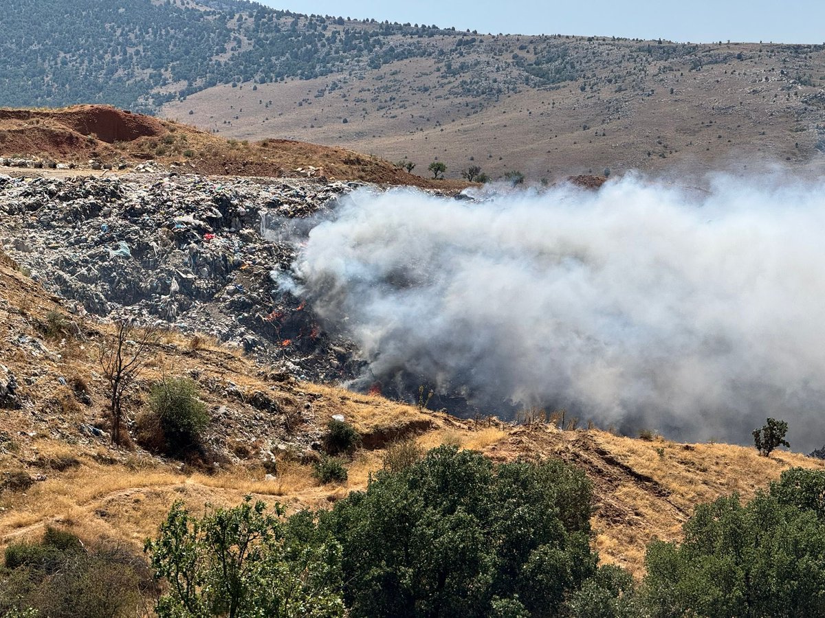 Yalvaç’ta korkutan yangın. Çöp depolama alanında çıkan yangın rüzgarın etkisiyle ormanlık alana sıçradı.

Çevrede bulunan tüm ekipler an itibariyle yangına müdahale ediyor.