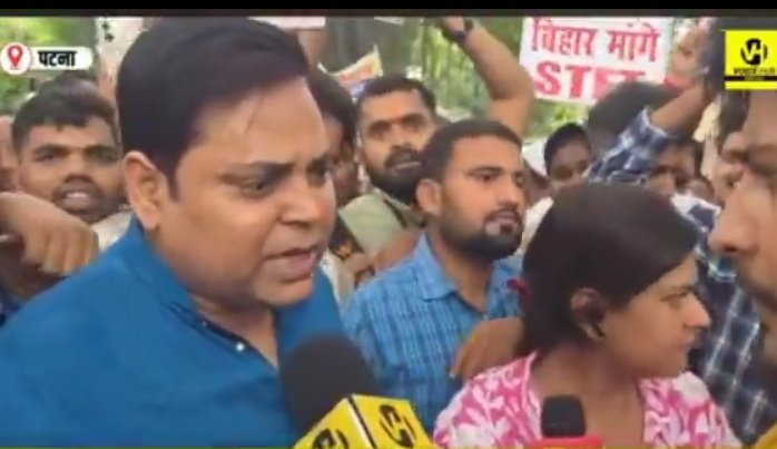 Ravi Ranjan (@ravi_ranjan940) on Twitter photo #Release_Tre4_with_domicile
अभी तक बिहार में जितने भी बहाली हुआ है वो सभी 1 stet के बाद हुआ है लेकिन कुछ कोचिंग माफिया ने अपना कोर्स बेचने के लिए विद्यार्थियों को बरगलाया और अपना कोर्स बेचा अब आंदोलन करा कर tre4 फंसाना चाहता है।
<a href="/NitishKumar/">Nitish Kumar</a> <a href="/Jduonline/">Janata Dal (United)</a> <a href="/sunilkbv/">Sunil Kumar</a> #Release_Tre4_with_domicile
अभी तक बिहार में जितने भी बहाली हुआ है वो सभी 1 stet के बाद हुआ है लेकिन कुछ कोचिंग माफिया ने अपना कोर्स बेचने के लिए विद्यार्थियों को बरगलाया और अपना कोर्स बेचा अब आंदोलन करा कर tre4 फंसाना चाहता है।
<a href="/NitishKumar/">Nitish Kumar</a> <a href="/Jduonline/">Janata Dal (United)</a> <a href="/sunilkbv/">Sunil Kumar</a>