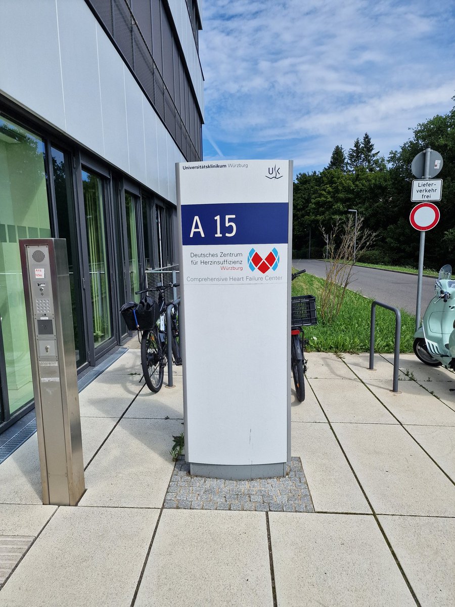 Danke euch von Herzen fürs Daumendrücken 🙏 ich musste nicht da bleiben, muss aber in 14 Tagen wiederkommen. Habe viel zu tun, laufen, atmen und keine Aufregungen 🙃 also versuche ich mich in Gelassenheit... Ich grüße euch herzlich 💕🌺💕