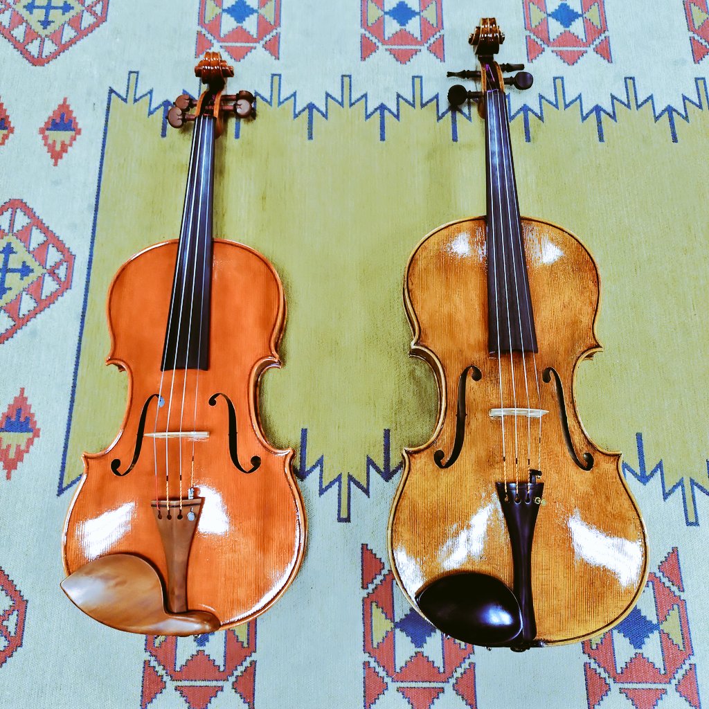 shima_akiba's tweet image. 39.6cmと44.2cm、完成したばかりの２挺のヴィオラを並べてみました。
#viola