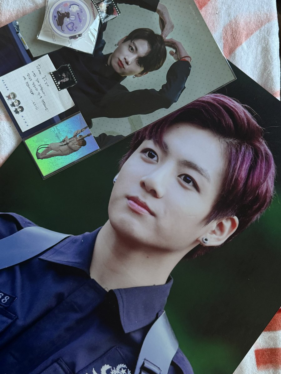 이때  장소 온도 습도 의상 귀여움 멋있음 잊지 못해요🥹🥹
울 정구기 너무 너무 잘컸다 에이오님 이벤트 넘 감사드려요 이쁜 액지까지 너무 너무 감사합니다 잘 간직할께요! 이제 내 원픽 액자다😭🩷
같이 오래오래 아미해요🫶🏻🍀

#정국아행복해 <a href="/BTS_twt/">방탄소년단</a> <a href="/OK_JUNGKOOK_NET/">everything is ok💜</a>