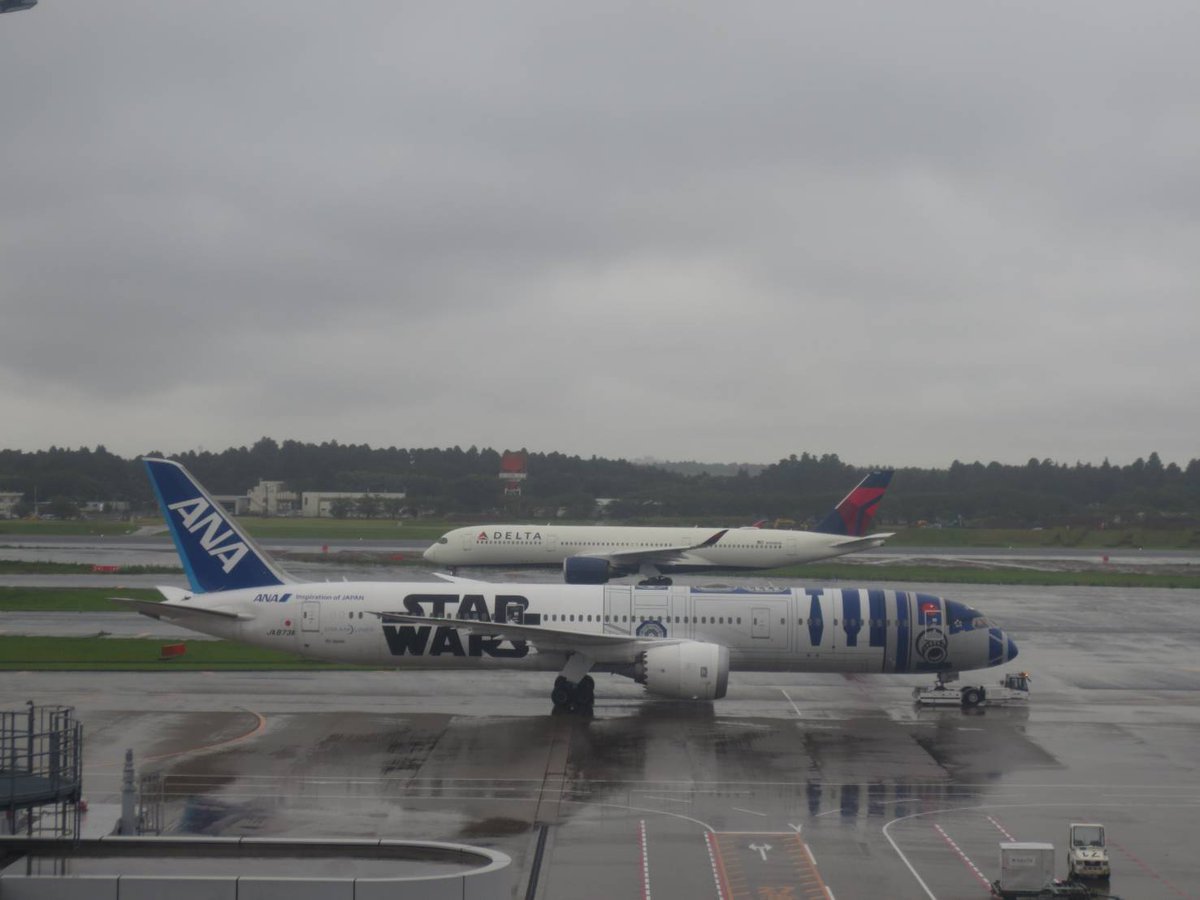 b787b747NHJL's tweet photo. ANAのR2D2スター・ウ���ーズジェットが2025年8月7日のワシントン発羽田行きで運航終了しました。残念ながら運航終了が急なことで最後見に行くことは叶いませんでした。でも何回も見ることができ、1度だけ乗ることが出来たので満足してます。
#ANA #全日空 #JA873A
#スター・ウォーズジェット #R2D2 https://t.co/T2mOas3BIJ