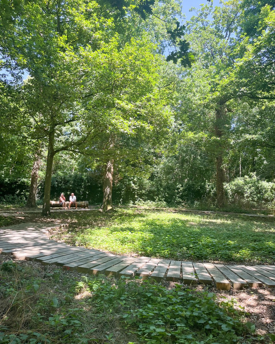 VilledeChartres's tweet photo. 🌳 Ressourcez-vous au #parc du Rigeard de #Chartres. Havre de paix et de fraîcheur, la zone de détente est l’espace idéal pour s’accorder une pause ✨ ► https://t.co/N67XxkAUD6
#chartresmaville #villedechartres #cchartres #planvert https://t.co/D5pIl7lBRw