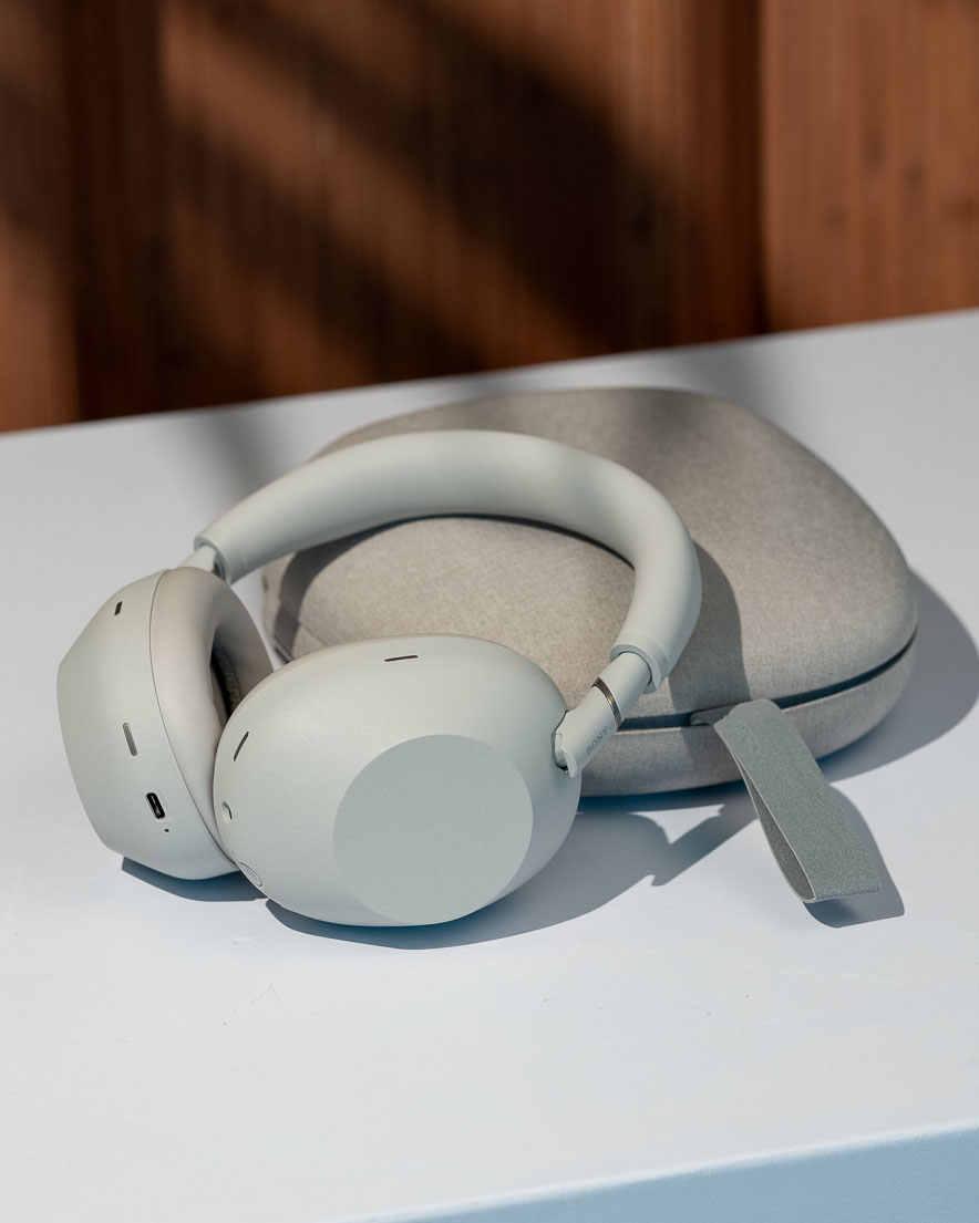 sonyitalia's tweet photo. Stile elegante, sound potente.💫
Scopri ULT Field 5, WH-1000XM6 & ULT Field 1.
#Sony #SonyAudio #ForTheMusic #SonyHeadphones #SonySpeakers #ULTFIELD5 #WH1000XM6 #ULTFIELD1 https://t.co/bkV2BB0PU2