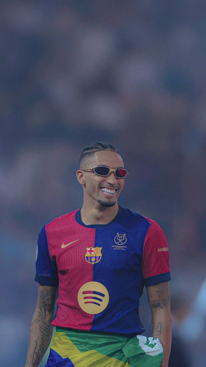 AlukaOnCrack's tweet image. Give me one reason why this guy shouldn&apos;t win the ballon dor? #BallonDor #TrendingNow