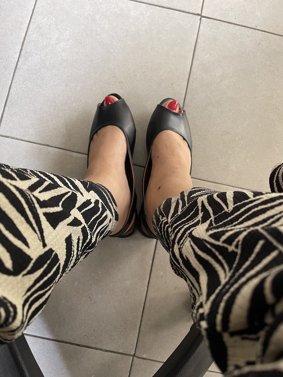 Keşke paspas olsam dersin bazen karşımda aciz ve zavallısın çünkü ezik sünepe