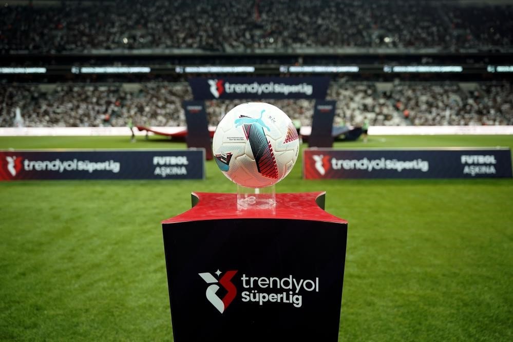 Yeni Malatyaspor’un efsanesi Umut Bulut, Süper Lig’de en çok forma giyen futbolcu olarak tarihe geçti! ⚽🏆 
malatyatime.com/haber/super-li… 

#Malatyaspor #UmutBulut #SüperLigRekor #keremaktuerkoğlu #AliKocİstifa #KademeAlınTerimiz