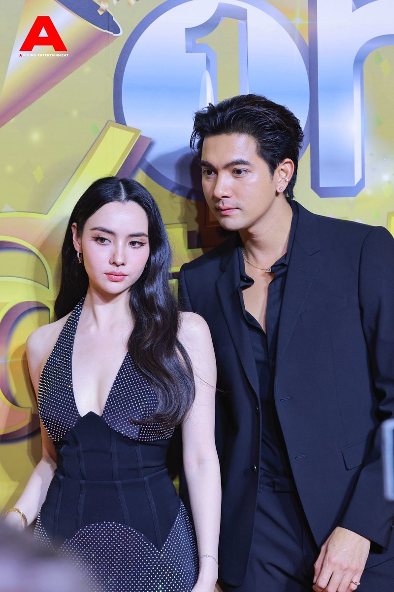 “เข้ม -​ มุกดา” จากเรื่อง ‘ทวิญร่างฉันวิญญาณเธอ’ ในงาน “ปรากฏการณ์ one สนั่นจอ 2025 one สนั่นจอ MID YEAR LINEUP”

#เข้มมุก​ #เข้มหัสวีร์ #มุกดานรินทร์รักษ์
#ทวิญร่างฉันวิญญาณเธอ #Decalcomania 
#oneสนั่นจอ #oneMidYearLineup
#ช่องวัน31 #oneDoriginal #oneD #one31