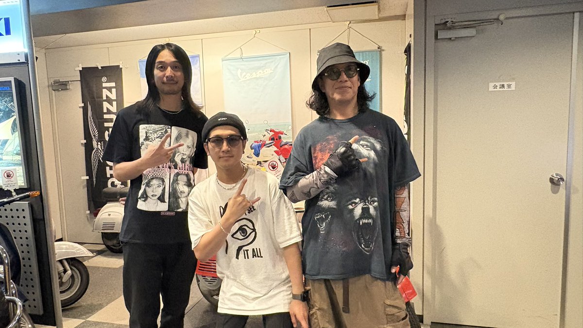 さーさ@Apollogic (@ssksn1230) on Twitter photo 今日はSCSにてHEY-SMITHの猪狩さんとYouTube撮影でした🤘
楽しすぎたけど緊張したあああああああ!!!!
動画の公開もお楽しみに😁
<a href="/HEY_IGARI_0131/">猪狩秀平 / SHUHEI IGARI</a>
<a href="/kasabuta87/">ゆーいち@Apollogic</a> 今日はSCSにてHEY-SMITHの猪狩さんとYouTube撮影でした🤘
楽しすぎたけど緊張したあああああああ!!!!
動画の公開もお楽しみに😁
<a href="/HEY_IGARI_0131/">猪狩秀平 / SHUHEI IGARI</a>
<a href="/kasabuta87/">ゆーいち@Apollogic</a>