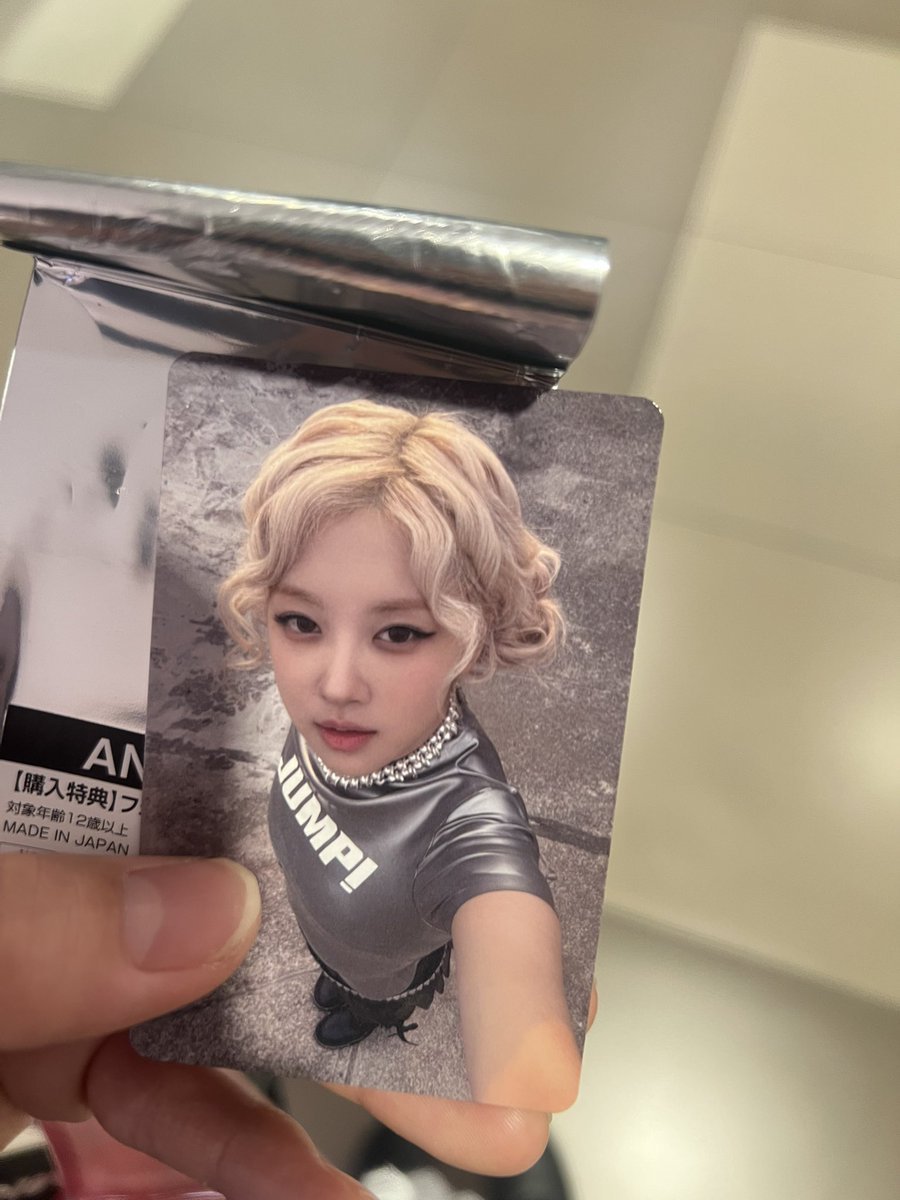 randomtots5089's tweet photo. ✨ BLACKPINK OT4  DEADLINE JUMP JAPAN EXCLUSIVE POP UP PHOTOCARD ✨ https://t.co/DZoiOsdE8U