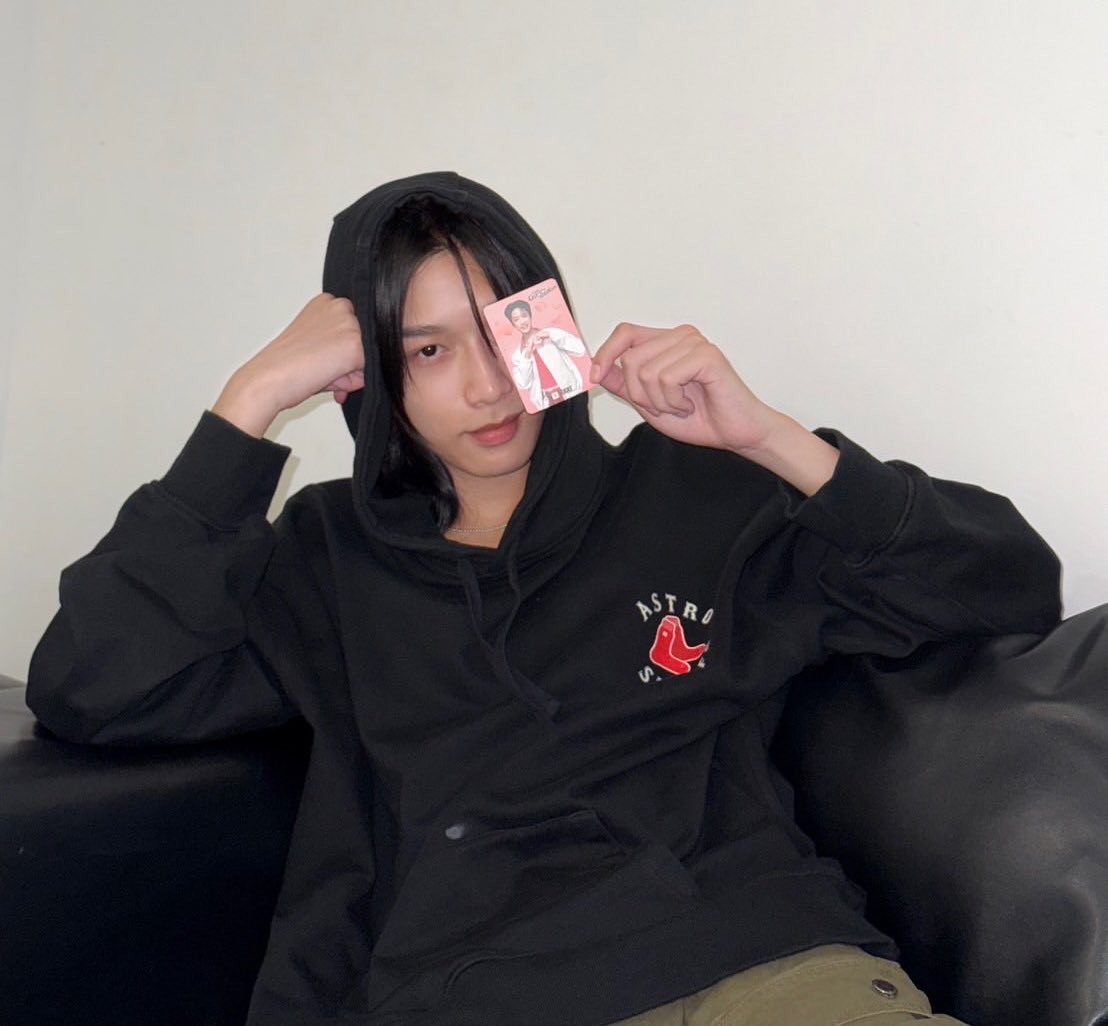 พวงกุญแจเต็มเลย สารพัดของกุ๊กกิ๊ก 

#NEXnattakit #711THxBUS