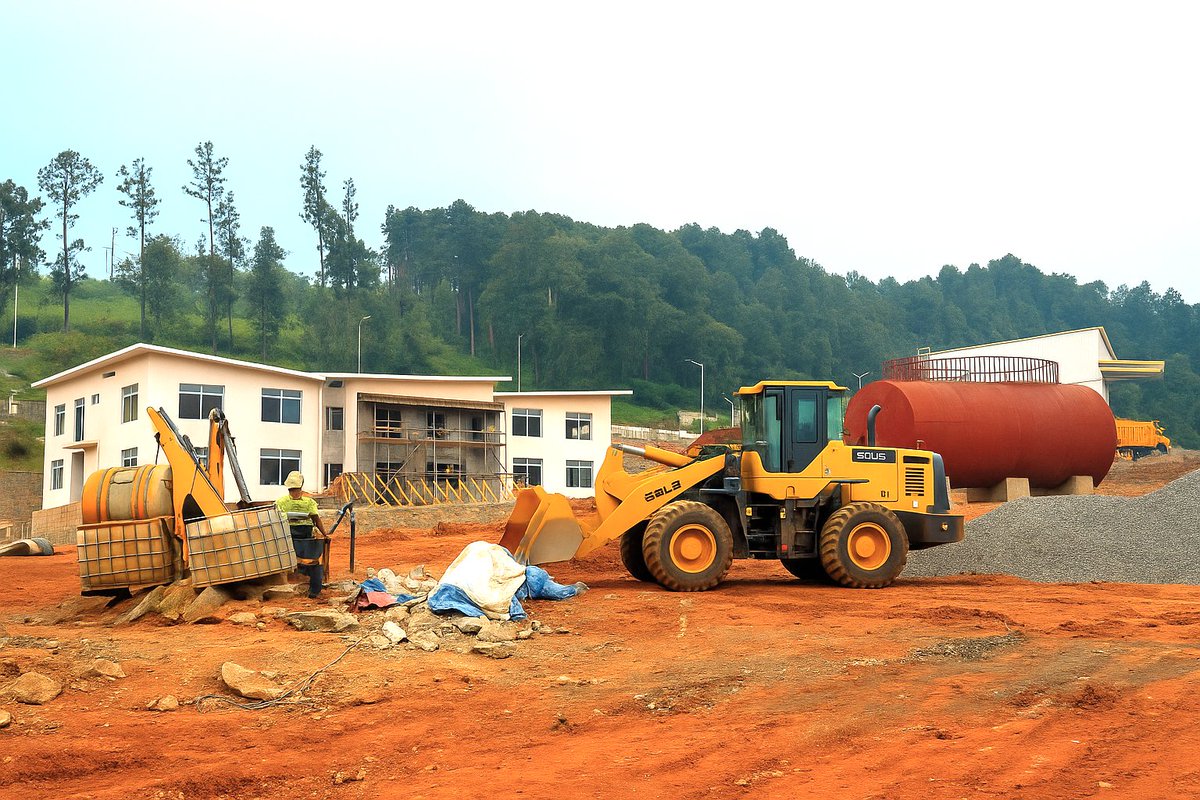 RTDARwanda's tweet image. Imirimo yo kubaka icyambu cya Rusizi igeze ahashimishije (90.80%).

Iki cyambu cya Rusizi nigitangira gukora, biteganyijwe ko kizajya cyakira abantu 2.3M ku mwaka, n'imizigo irenga 1.3M ku mwaka.

Kugeza ubu, iyubakwa ry'iki cyambu rimaze gutanga imirimo ku bantu barenga 200.