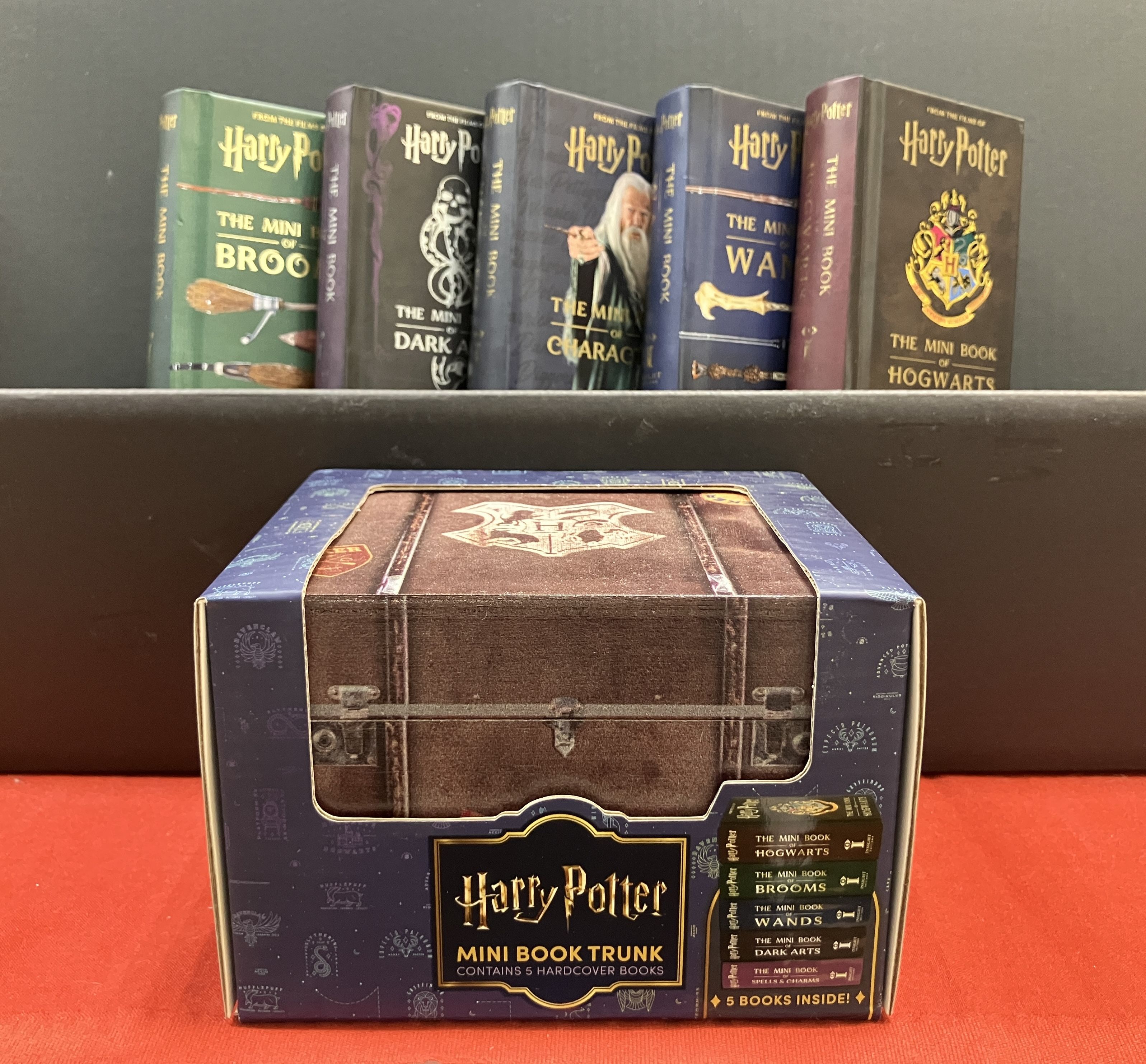 Harry Potter Mini Book Trunk 5冊セット Harry Potter: Mini Book Trunk: Insight Editions