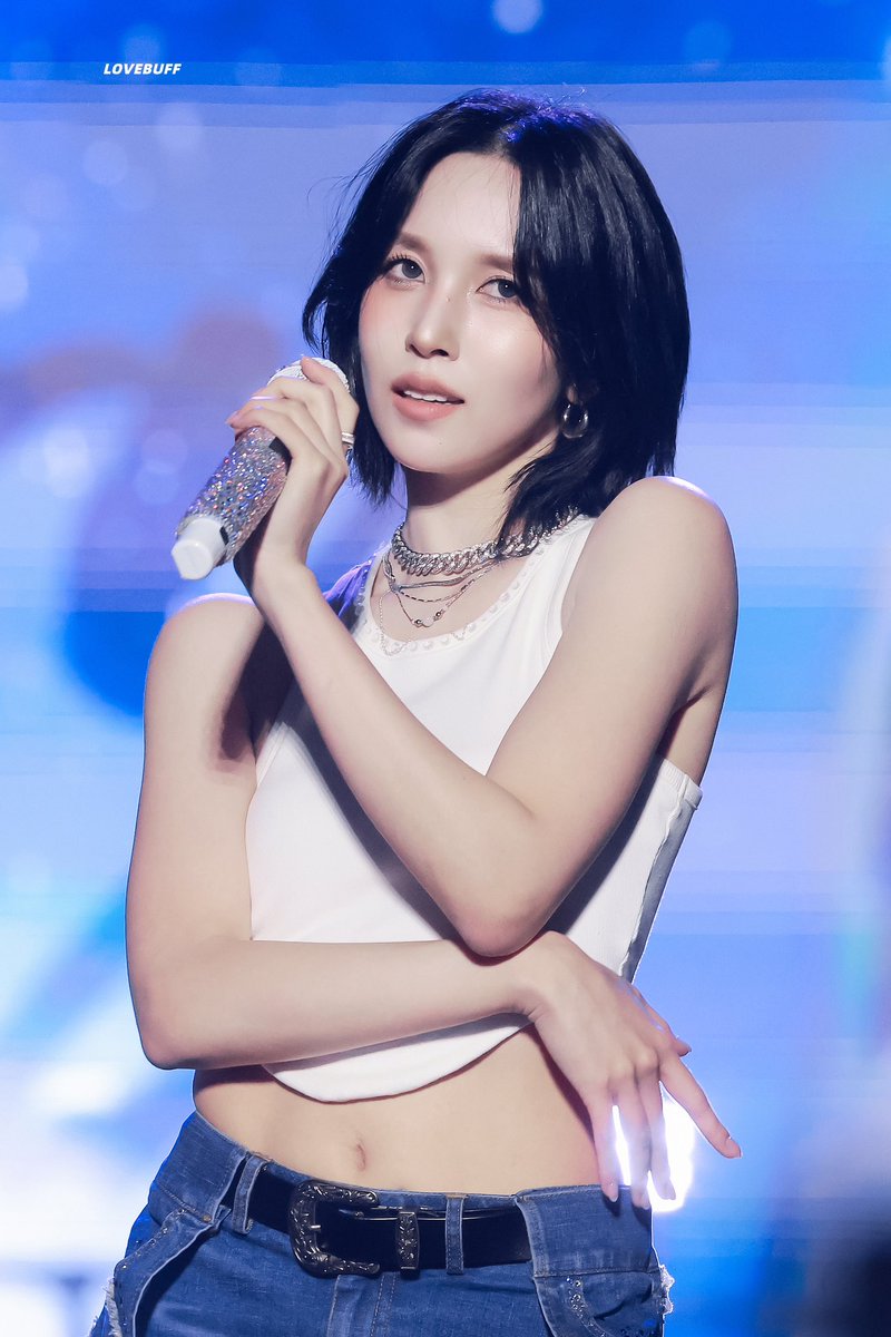 _LOVEBUFF_'s tweet image. 250802 lollapalooza

Only Mina can give you that kind of feeling.

#TWICE #트와이스 #MINA #미나 #ミナ