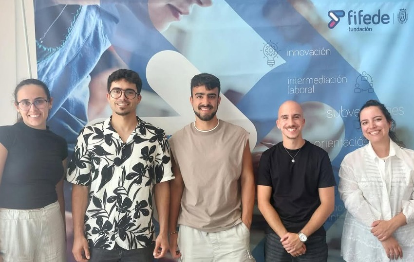 🌍🧑🏻‍🦱 #FORMACIÓN 𝗘𝗹 𝗖𝗮𝗯𝗶𝗹𝗱𝗼 𝗶𝗺𝗽𝘂𝗹𝘀𝗮 𝗹𝗮 𝗳𝗼𝗿𝗺𝗮𝗰𝗶𝗼́𝗻 𝘆 𝗲𝗺𝗽𝗹𝗲𝗮𝗯𝗶𝗹𝗶𝗱𝗮𝗱 𝗱𝗲 𝗷𝗼́𝘃𝗲𝗻𝗲𝘀 𝗲𝗻 𝗹𝗼𝘀 𝗣𝗮í𝘀𝗲𝘀 𝗕𝗮𝗷𝗼𝘀.

Seis jóvenes tinerfeños participarán en el evento internacional  ‘𝗘𝗺𝗯𝗿𝗮𝗰𝗲 𝗘𝘃𝗲𝗿𝘆 𝗩𝗼𝗶𝗰𝗲’ en